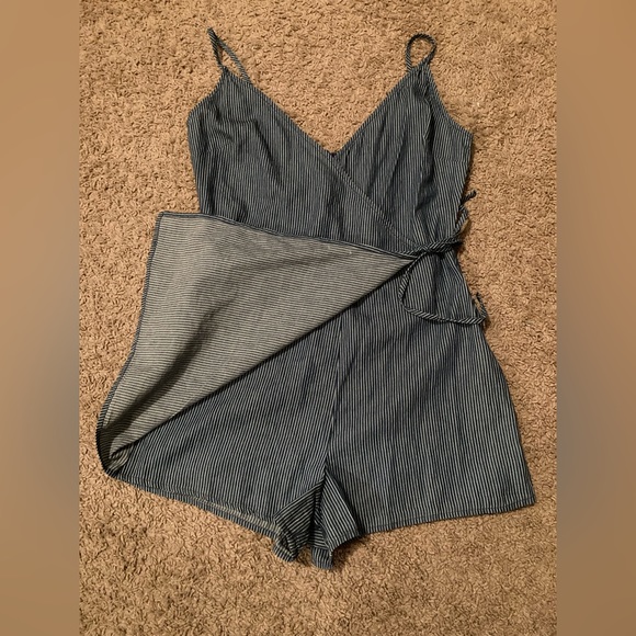 Blashe Blue & White Striped Romper. Size Medium. - Picture 2 of 9